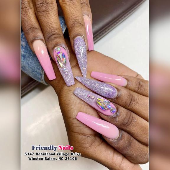 Friendly nails store